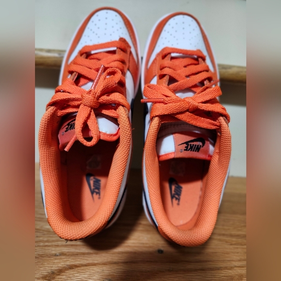 Nike Dunk Low Halloween (2022)(GS) Size 7Y/Womens 8.5 - Picture 5 of 9